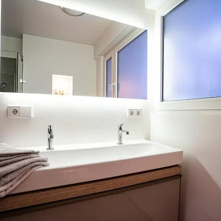 2 Bedroom Loft - Whirlpool - Terrasse - Zentral - Wifi - Business - Kaffee - Netflix Apartament Wiesbaden