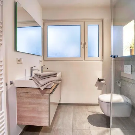 Apartment 2 Br Loft - Whirlpool - Terrasse - Zentral - Wifi - Business - Kaffee - Netflix