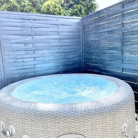 Apartament 2 Bedroom Loft - Whirlpool - Terrasse - Zentral - Wifi - Business - Kaffee - Netflix Wiesbaden